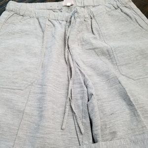 Grey and white wide leg pants.